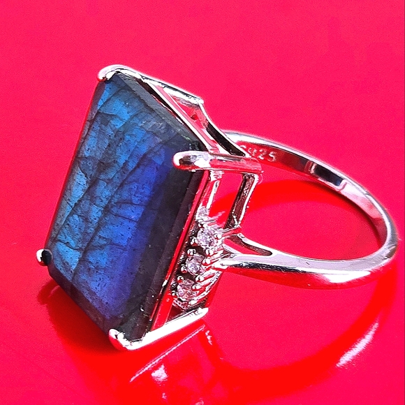 Natural Labradorite 1.7×1.2cm & CZ 925 Sterling Silver Ring - Picture 3 of 14